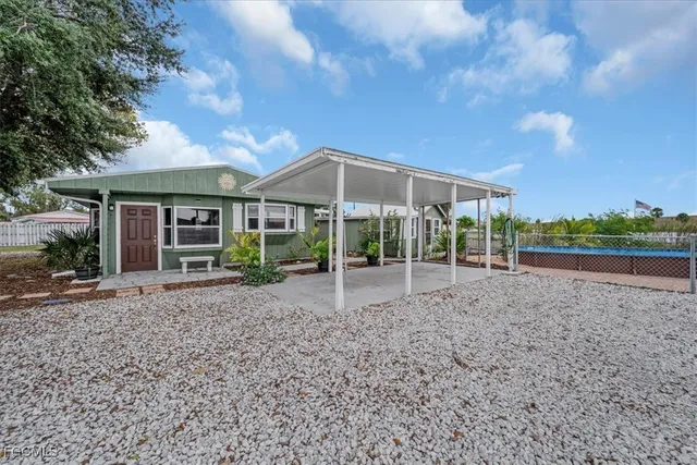 $259,900 | 1083 Sunset Strip Moore Haven, Okeechobee, FL 34974