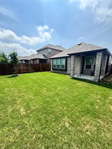 $359,400 | 1812 Horseshoe Lane, Van Alstyne, TX 75495