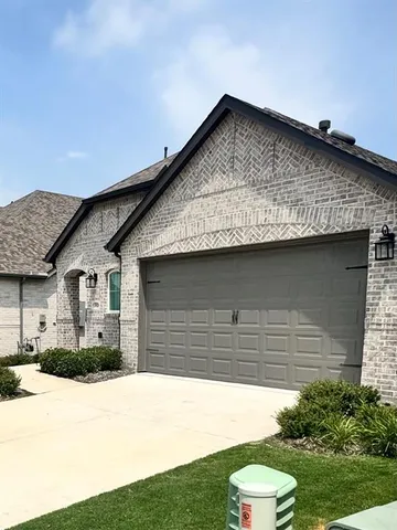 $359,400 | 1812 Horseshoe Lane, Van Alstyne, TX 75495