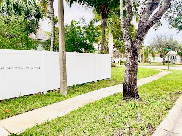 16110 Southwest 6th Street Pembroke Pines, FL 33027 - Photo 10 of 92