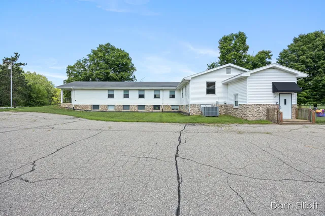 $379,900 | 8546 Whitneyville Avenue Southeast, Alto, MI 49302