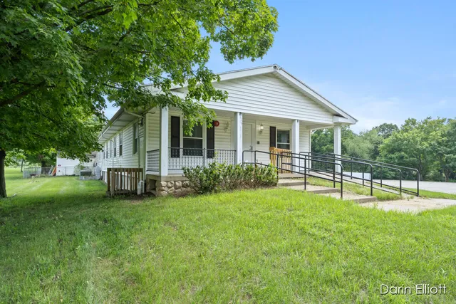 $379,900 | 8546 Whitneyville Avenue Southeast, Alto, MI 49302