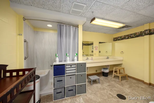 $379,900 | 8546 Whitneyville Avenue Southeast, Alto, MI 49302