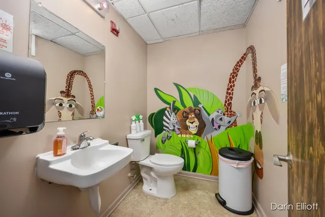 $379,900 | 8546 Whitneyville Avenue Southeast, Alto, MI 49302