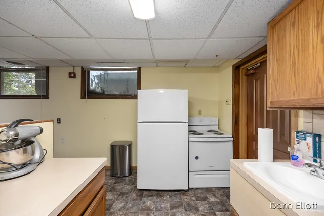 $379,900 | 8546 Whitneyville Avenue Southeast, Alto, MI 49302