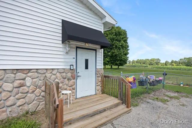 $379,900 | 8546 Whitneyville Avenue Southeast, Alto, MI 49302