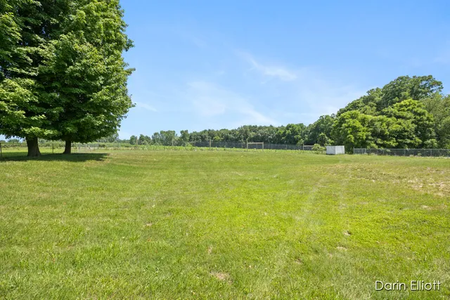 $379,900 | 8546 Whitneyville Avenue Southeast, Alto, MI 49302