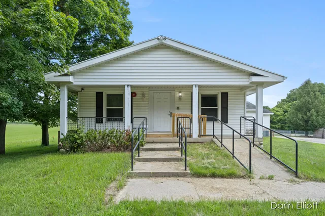 $379,900 | 8546 Whitneyville Avenue Southeast, Alto, MI 49302