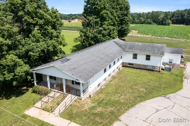 $379,900 | 8546 Whitneyville Avenue Southeast, Alto, MI 49302