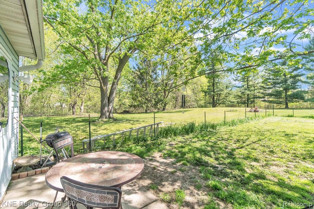 4572 North Fleming Road Howell, MI 48855 - Photo 32 of 35