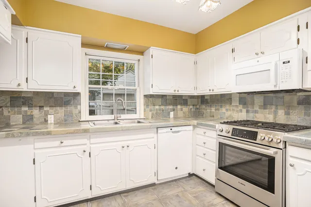 $2,950 | 2126 Benjamin Avenue, Kalamazoo, MI 49008