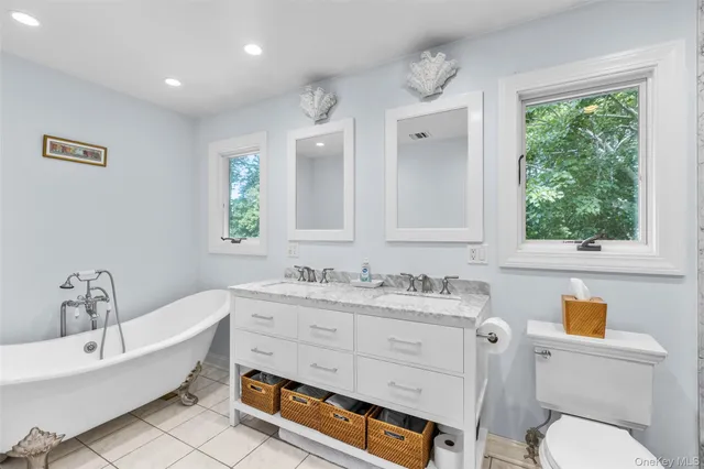 $1,935,000 | 126 Fairview Avenue, Montauk, NY 11954