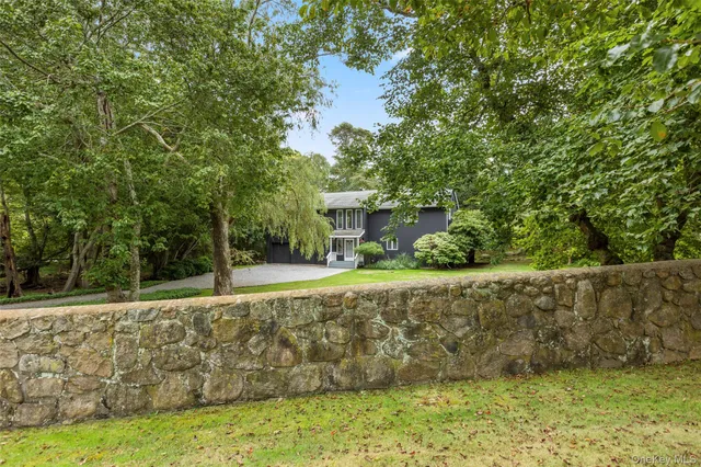 $1,935,000 | 126 Fairview Avenue, Montauk, NY 11954