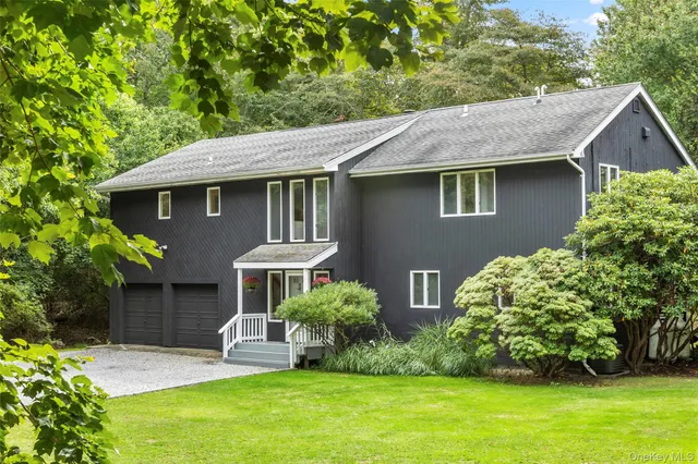 $1,935,000 | 126 Fairview Avenue, Montauk, NY 11954