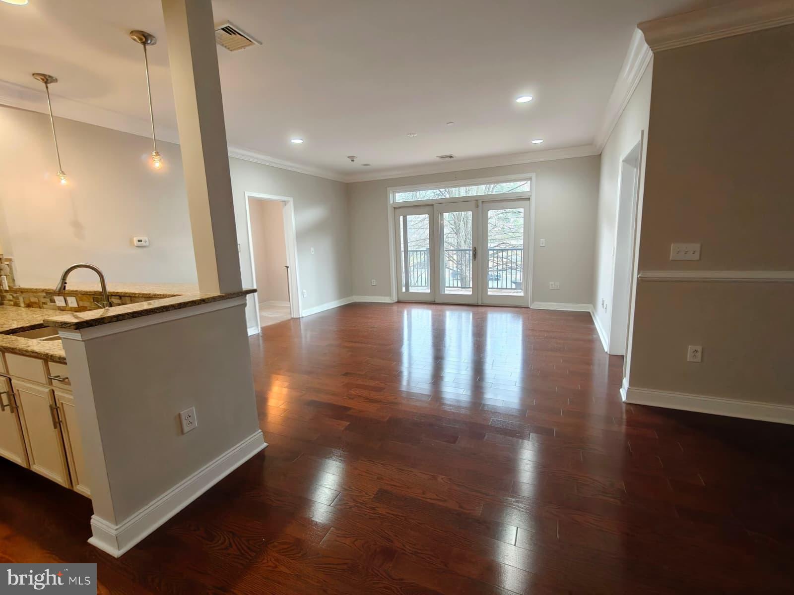 206 Carson Terrace Huntingdon Valley, PA 19006 - Photo 5 of 28