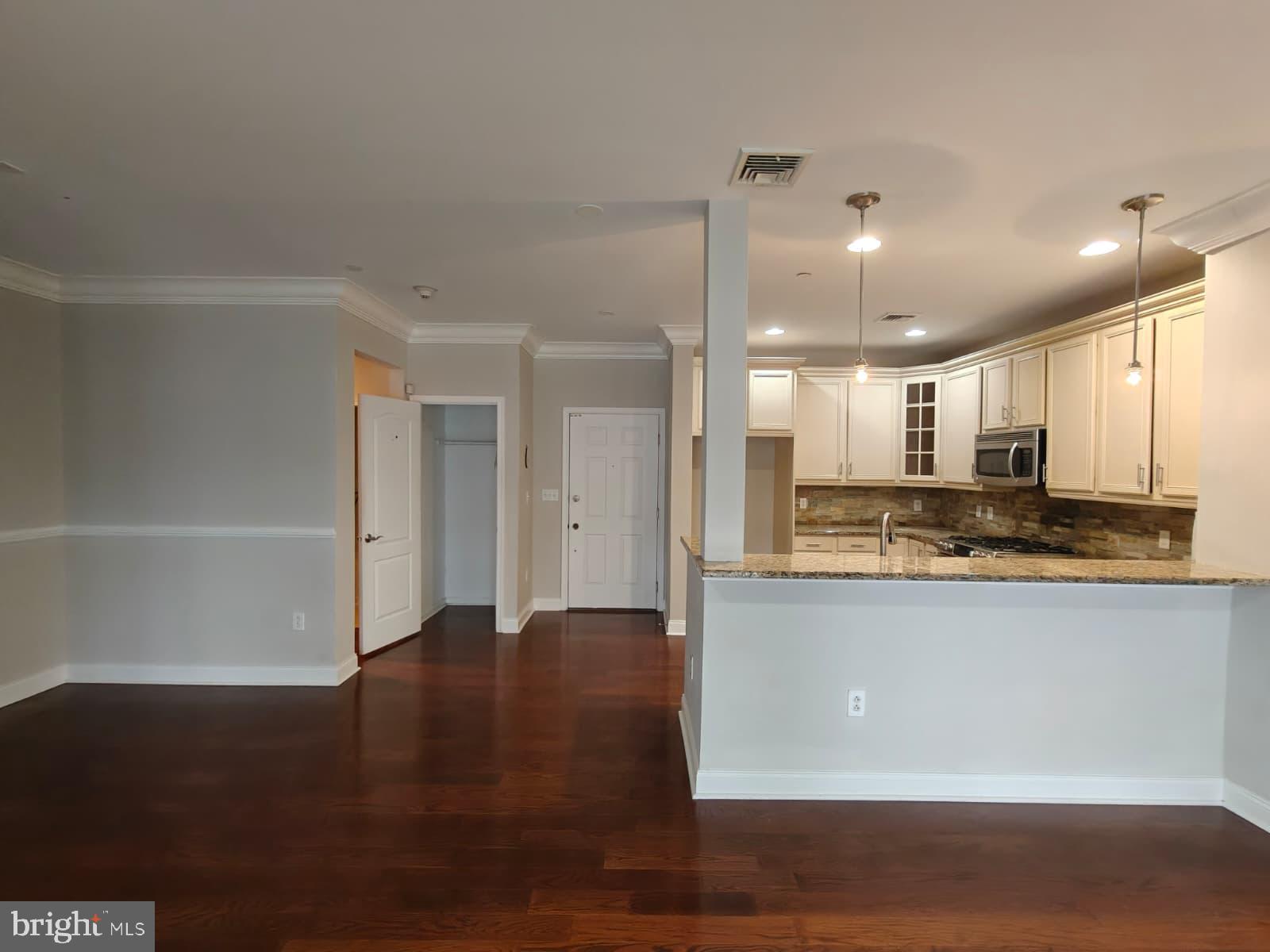 206 Carson Terrace Huntingdon Valley, PA 19006 - Photo 8 of 28