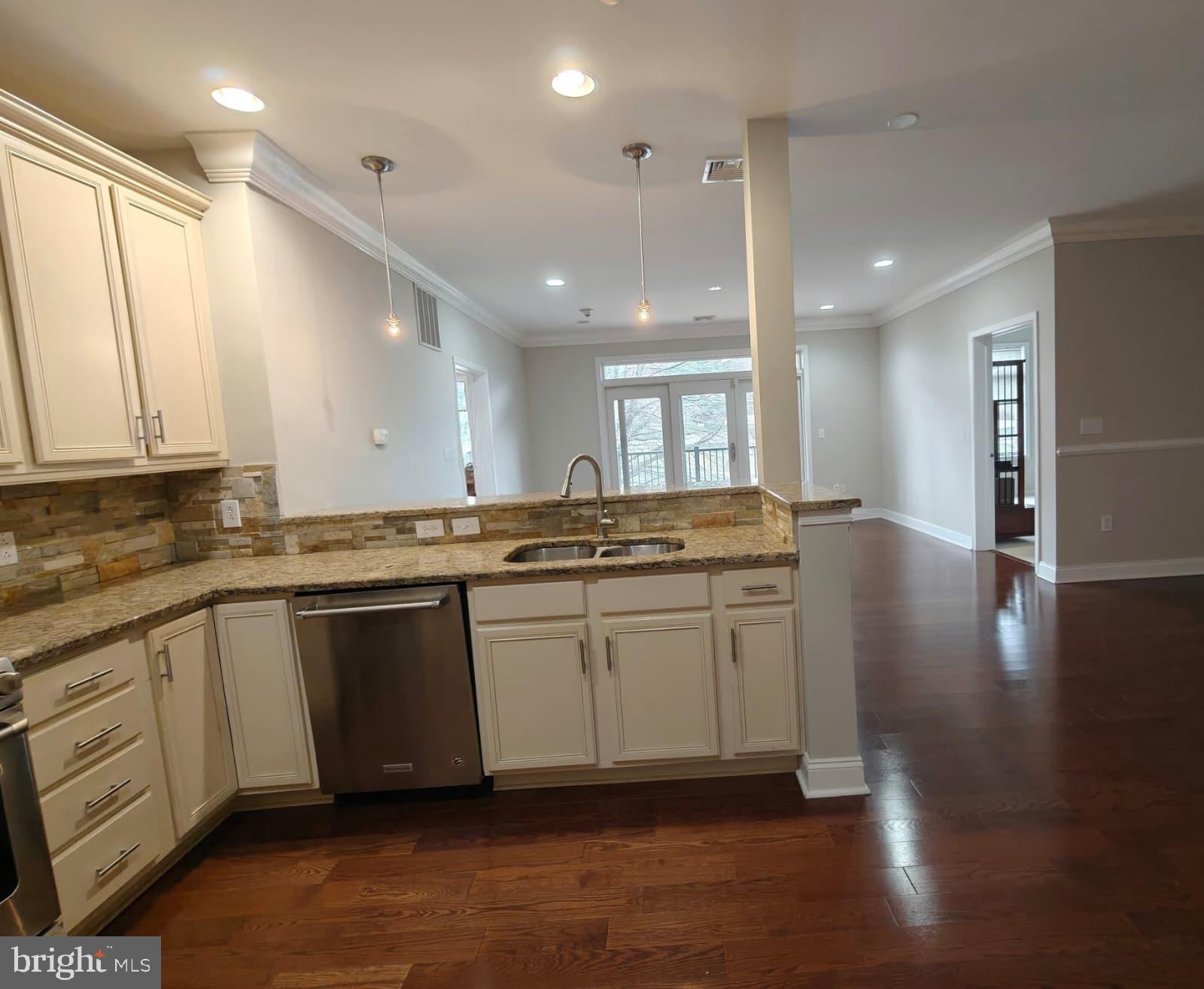 206 Carson Terrace Huntingdon Valley, PA 19006 - Photo 10 of 28