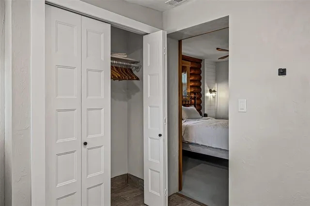 a view of entryway with a front door