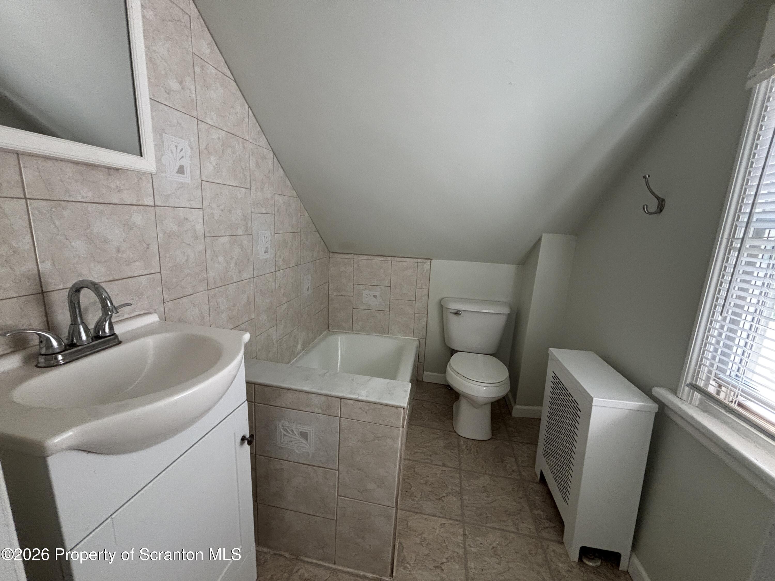 619 Hemlock Street Scranton, PA 18505 - Photo 15 of 26 IMG_9617