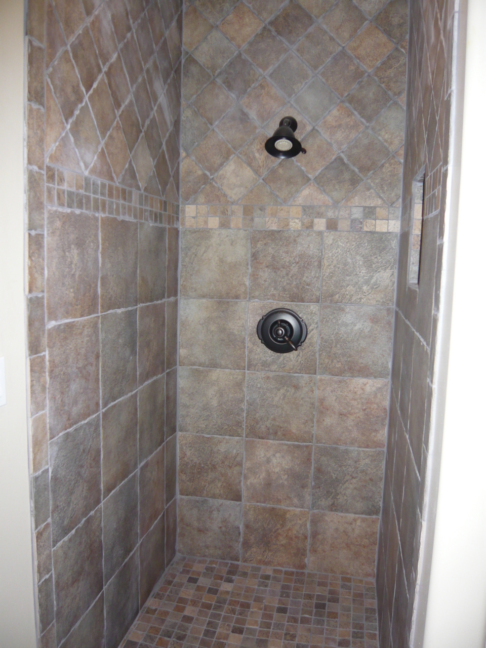 901 East Coronado Road Phoenix, AZ 85006 - Photo 14 of 31 Full Guest Bath