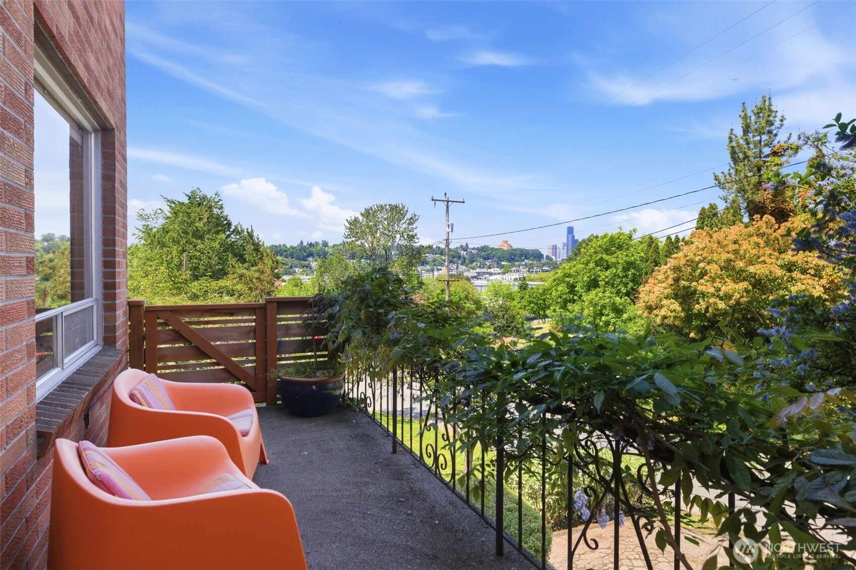 2803 South Walker Street Seattle, WA 98144 - Photo 4 of 40 a backyard of a house with seating space