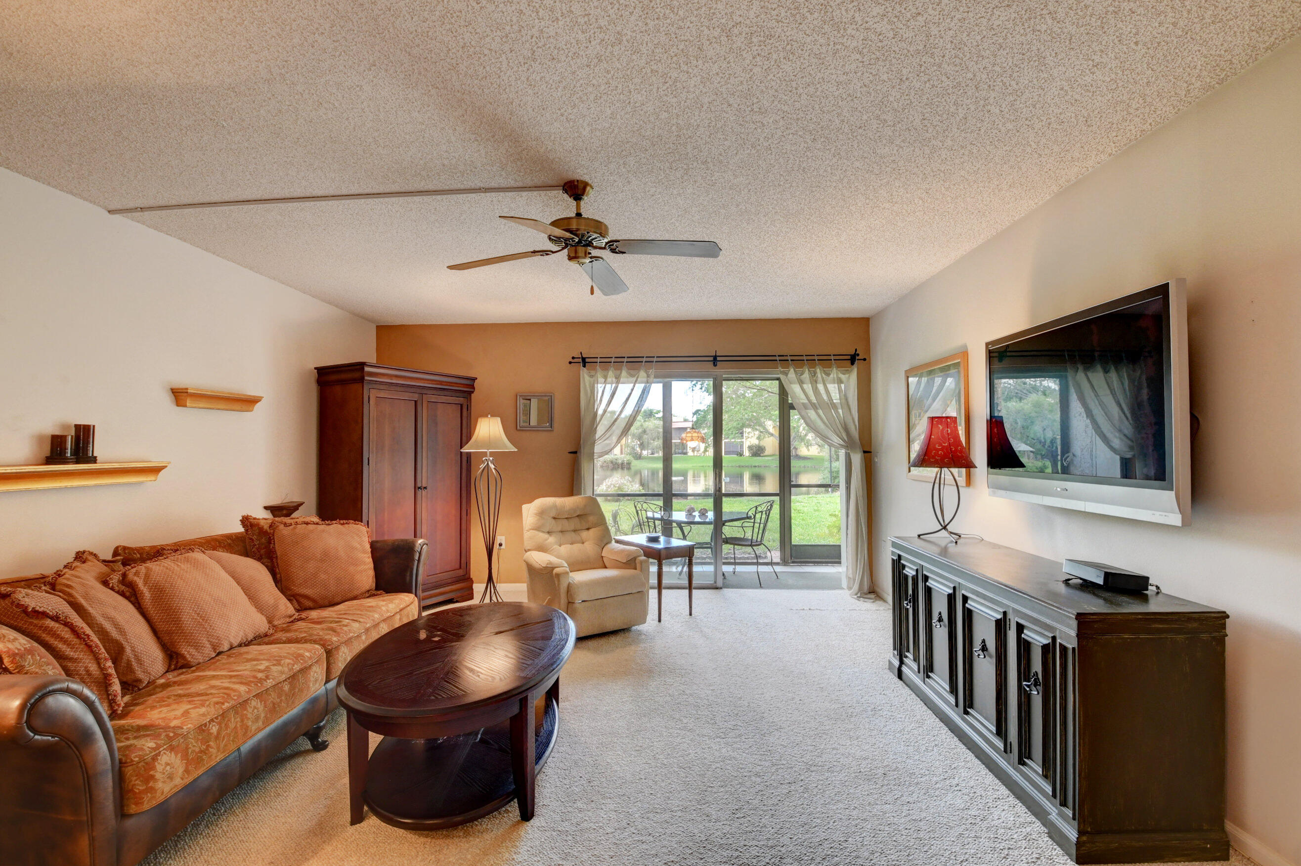 854 Southwest 9th St Circle, Unit 103 Boca Raton, FL 33486 - Photo 7 of 22 Living Room