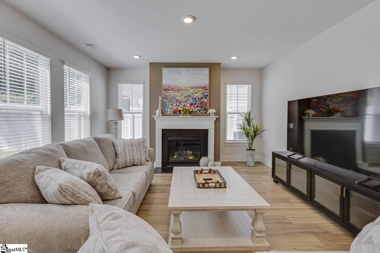 109 Beaverdam Creek Drive Anderson, SC 29621 - Photo 2 of 44