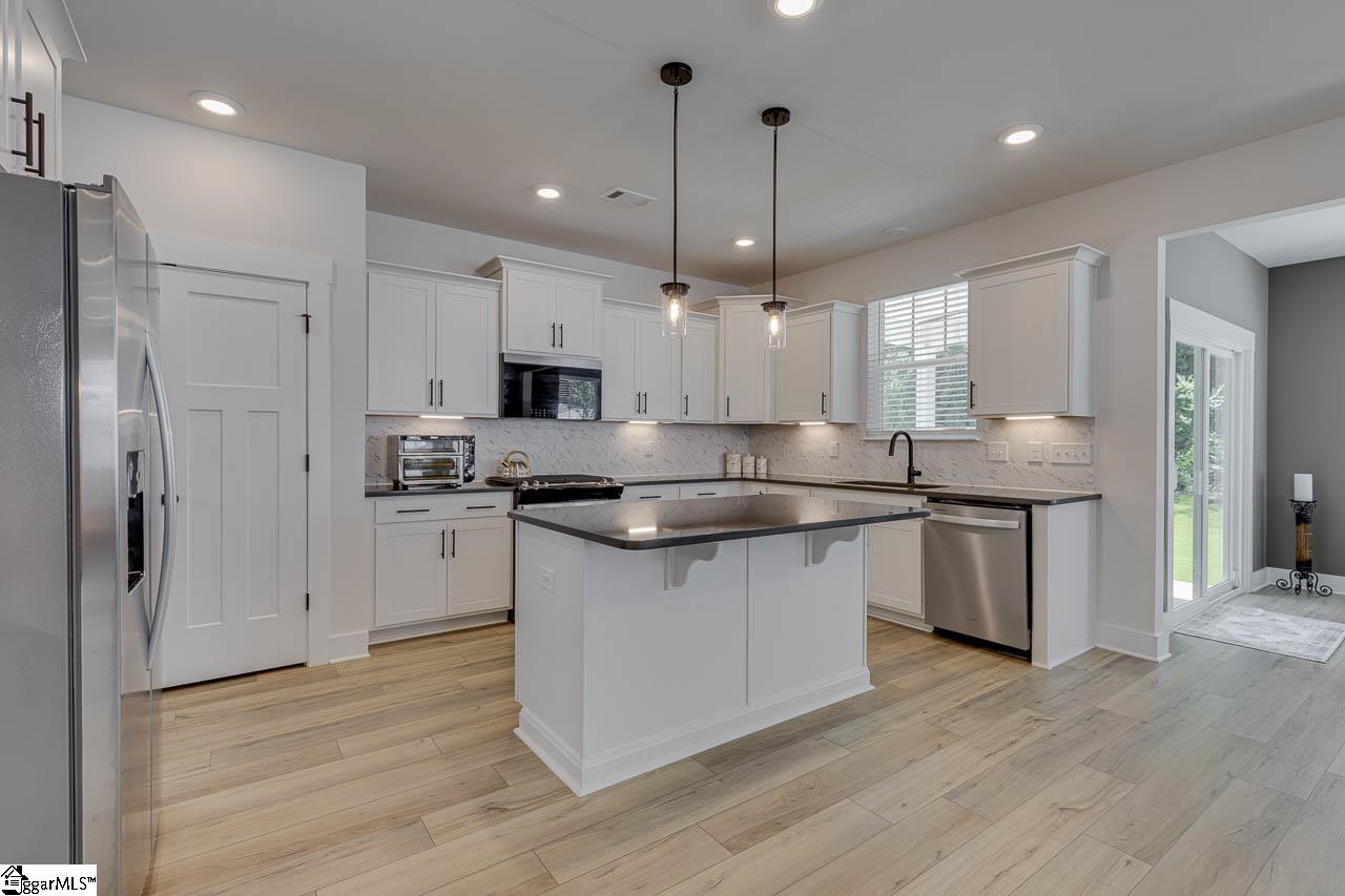 109 Beaverdam Creek Drive Anderson, SC 29621 - Photo 23 of 44