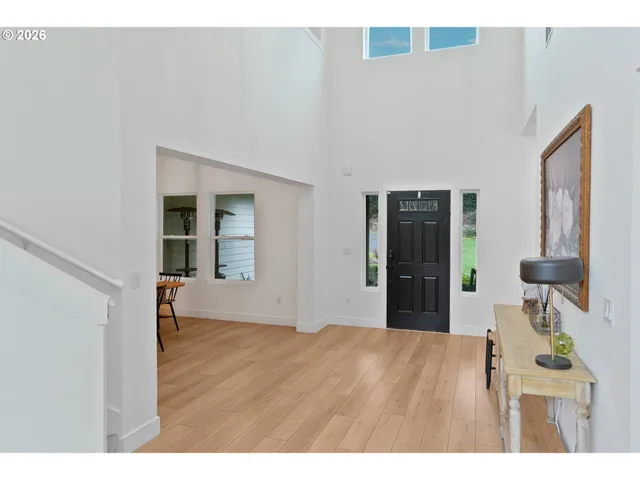 $1,050,000 | 19724 Desantis Lane Southeast, Silverton, OR 97381