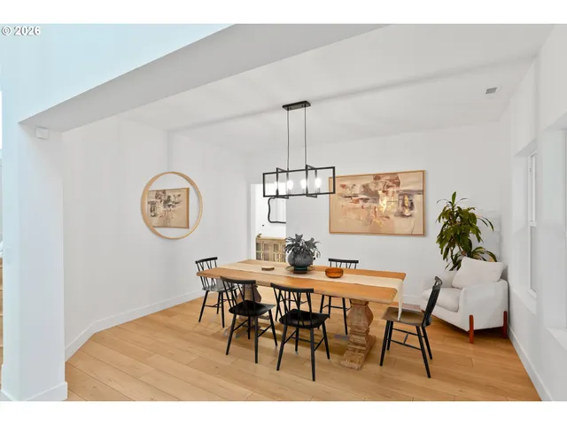 $1,050,000 | 19724 Desantis Lane Southeast, Silverton, OR 97381