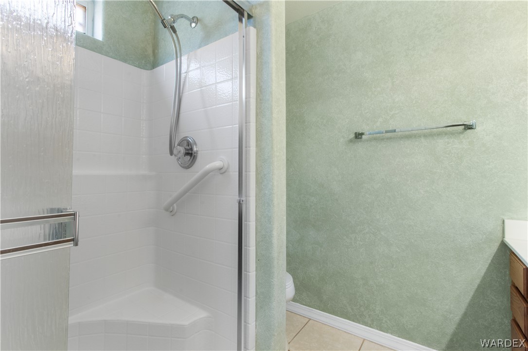 2158 Ranch Road Kingman, AZ 86401 - Photo 29 of 48 a bathroom with a shower