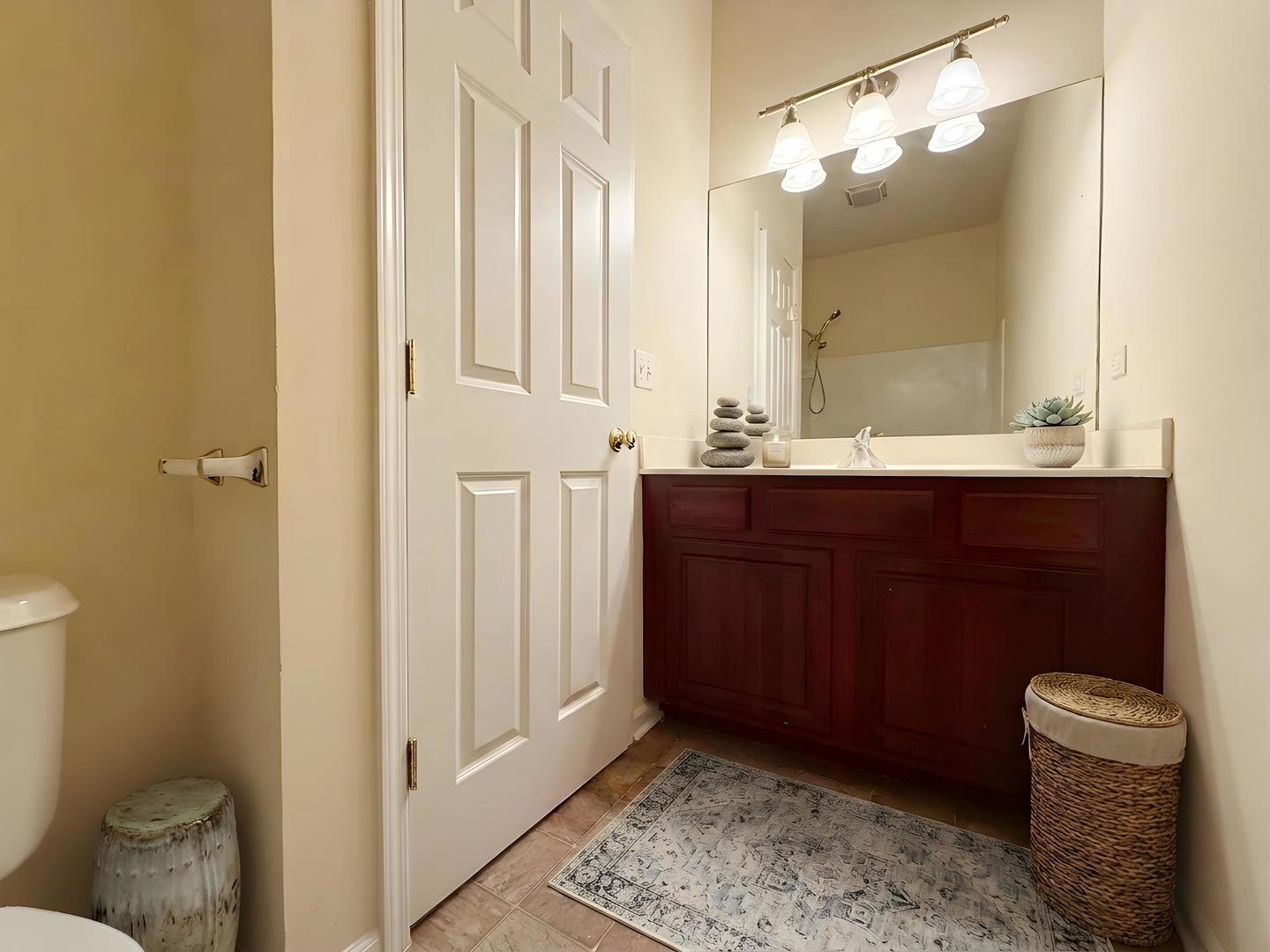 209 Prairie Street, Unit 209 Elgin, IL 60120 - Photo 12 of 17 Gallery Image 12