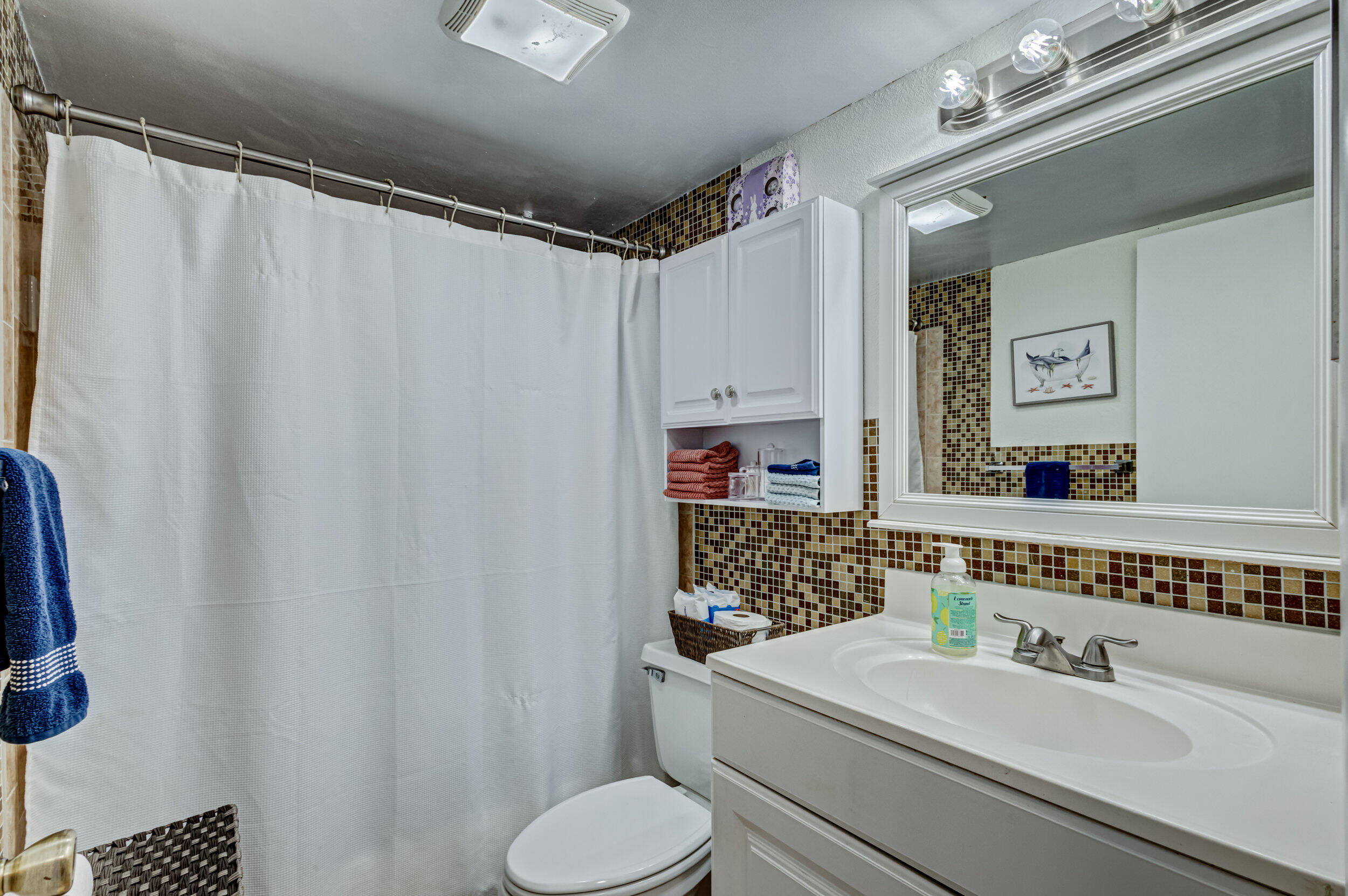 150 Pineview Road, Unit L5 Jupiter, FL 33469 - Photo 19 of 50 Second bathroom