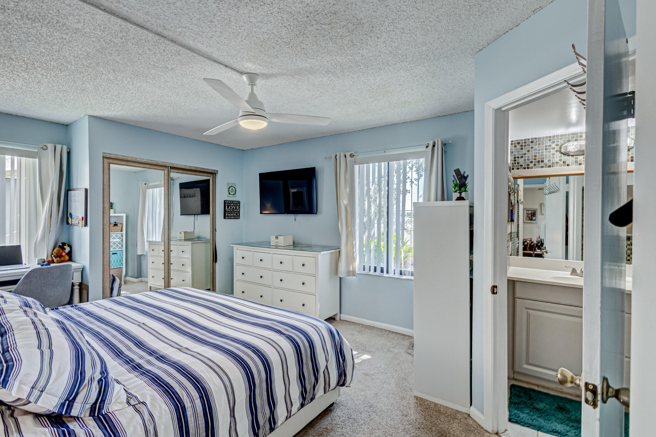 150 Pineview Road, Unit L5 Jupiter, FL 33469 - Photo 20 of 50 Master Bedroom