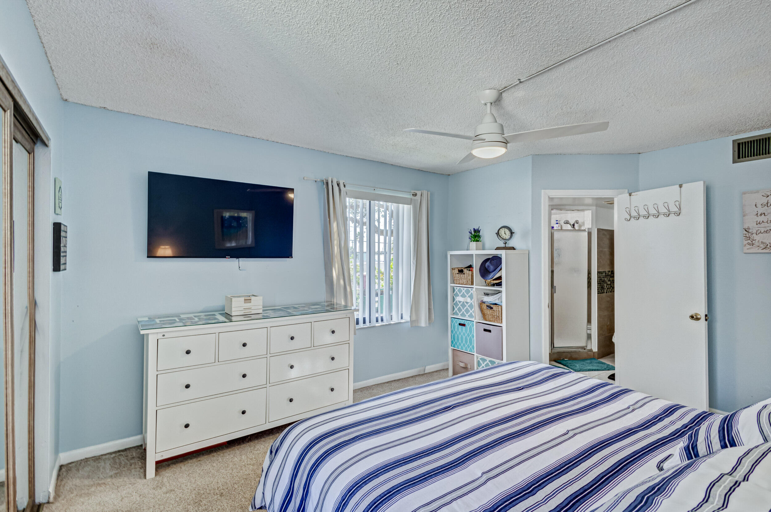 150 Pineview Road, Unit L5 Jupiter, FL 33469 - Photo 22 of 50 Master Bedroom