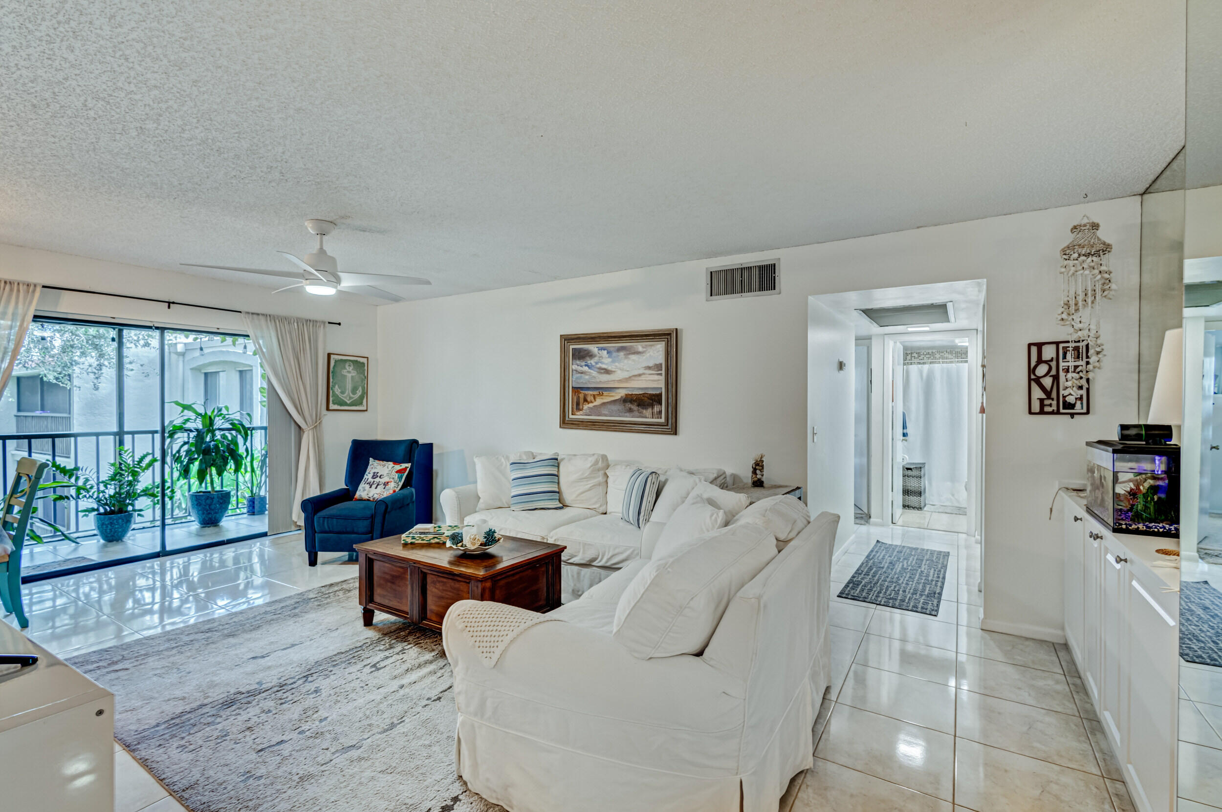 150 Pineview Road, Unit L5 Jupiter, FL 33469 - Photo 5 of 50 Family room