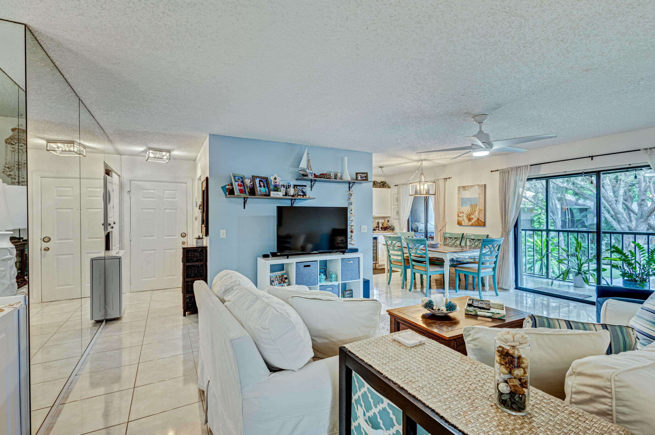 150 Pineview Road, Unit L5 Jupiter, FL 33469 - Photo 8 of 50 Family/Dining Rooms