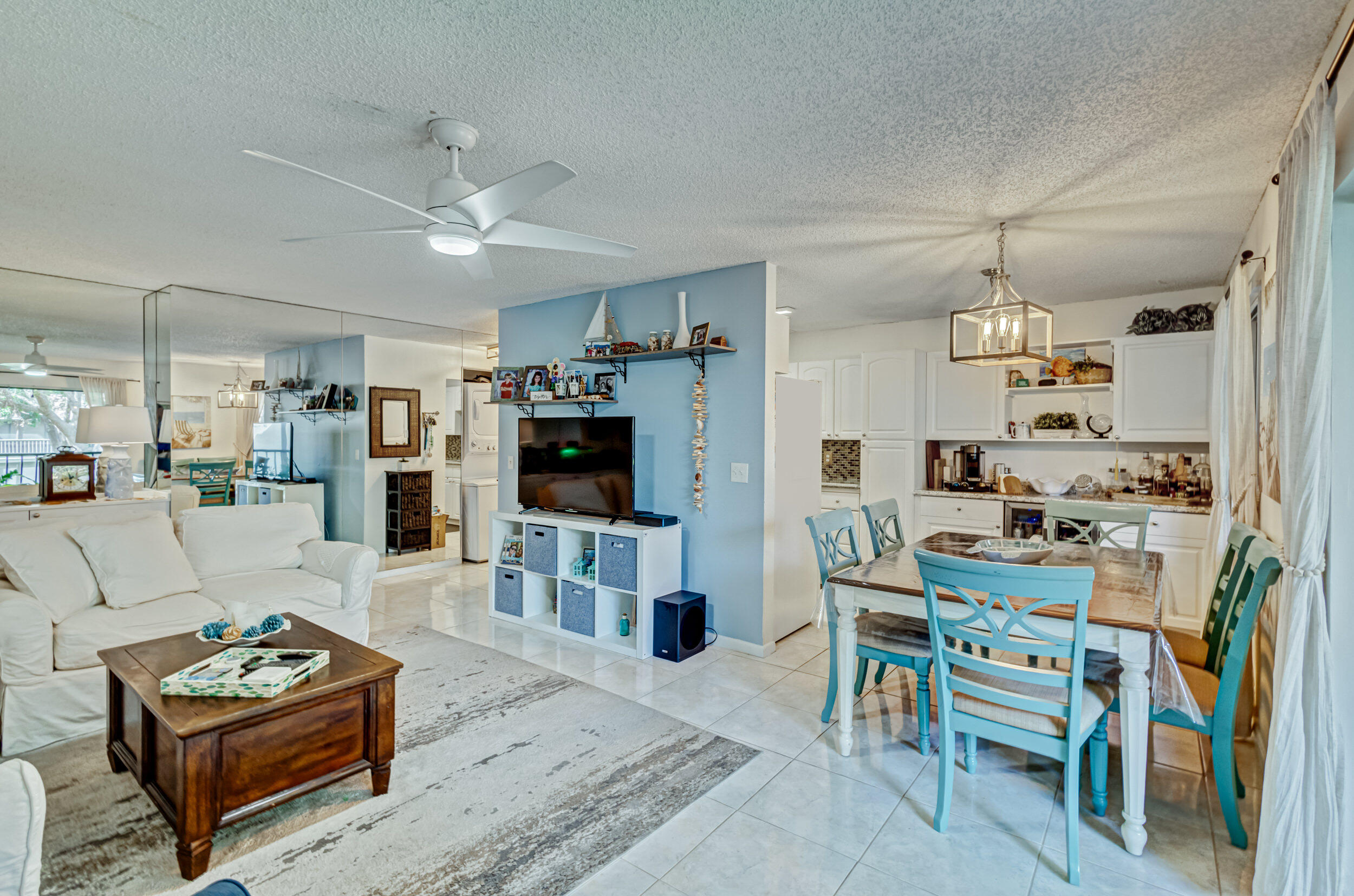 150 Pineview Road, Unit L5 Jupiter, FL 33469 - Photo 10 of 50 Dining/Living