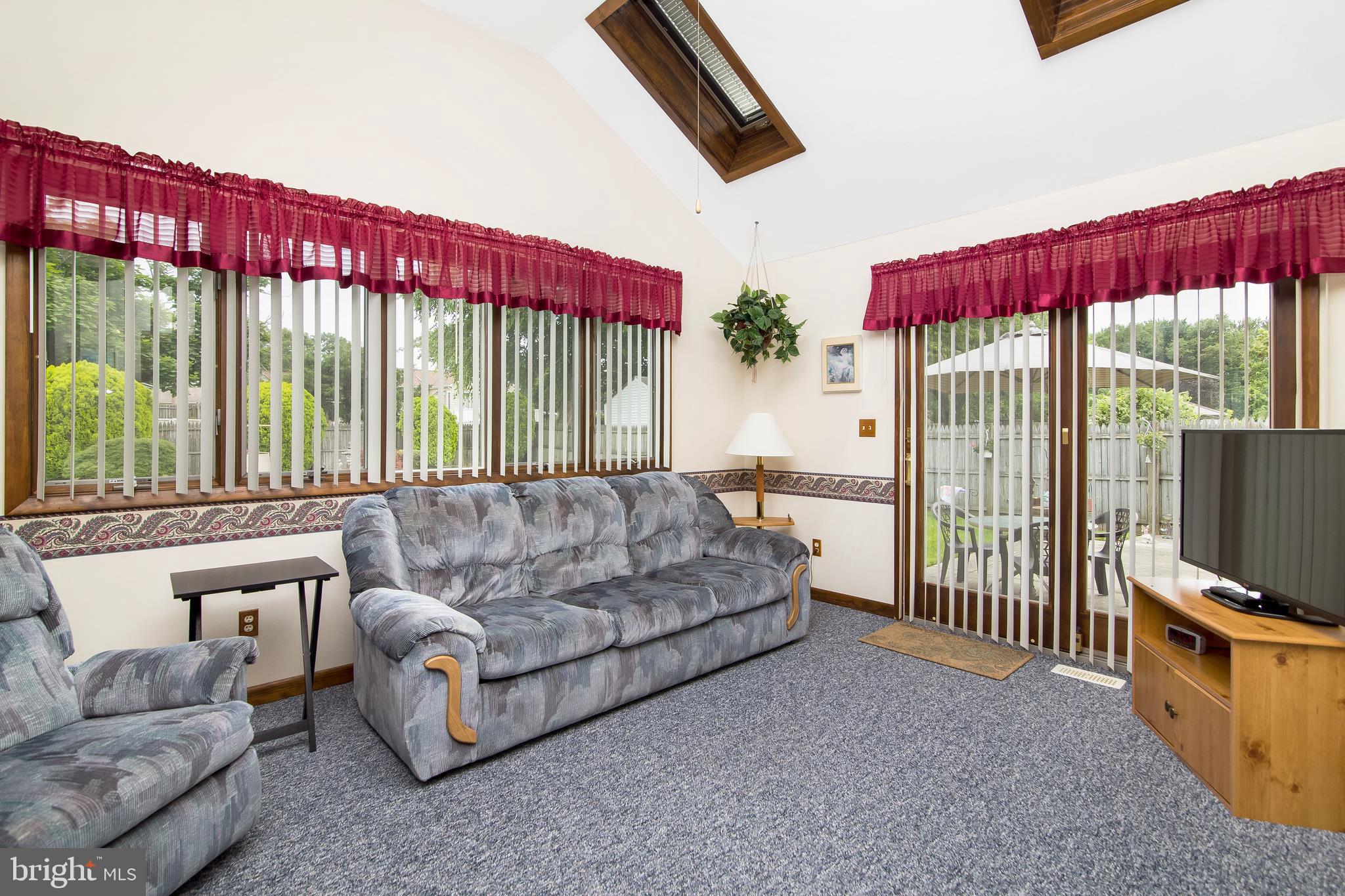 1109 Laurel Road Beverly, NJ 08010 - Photo 5 of 44 Gallery Image 5