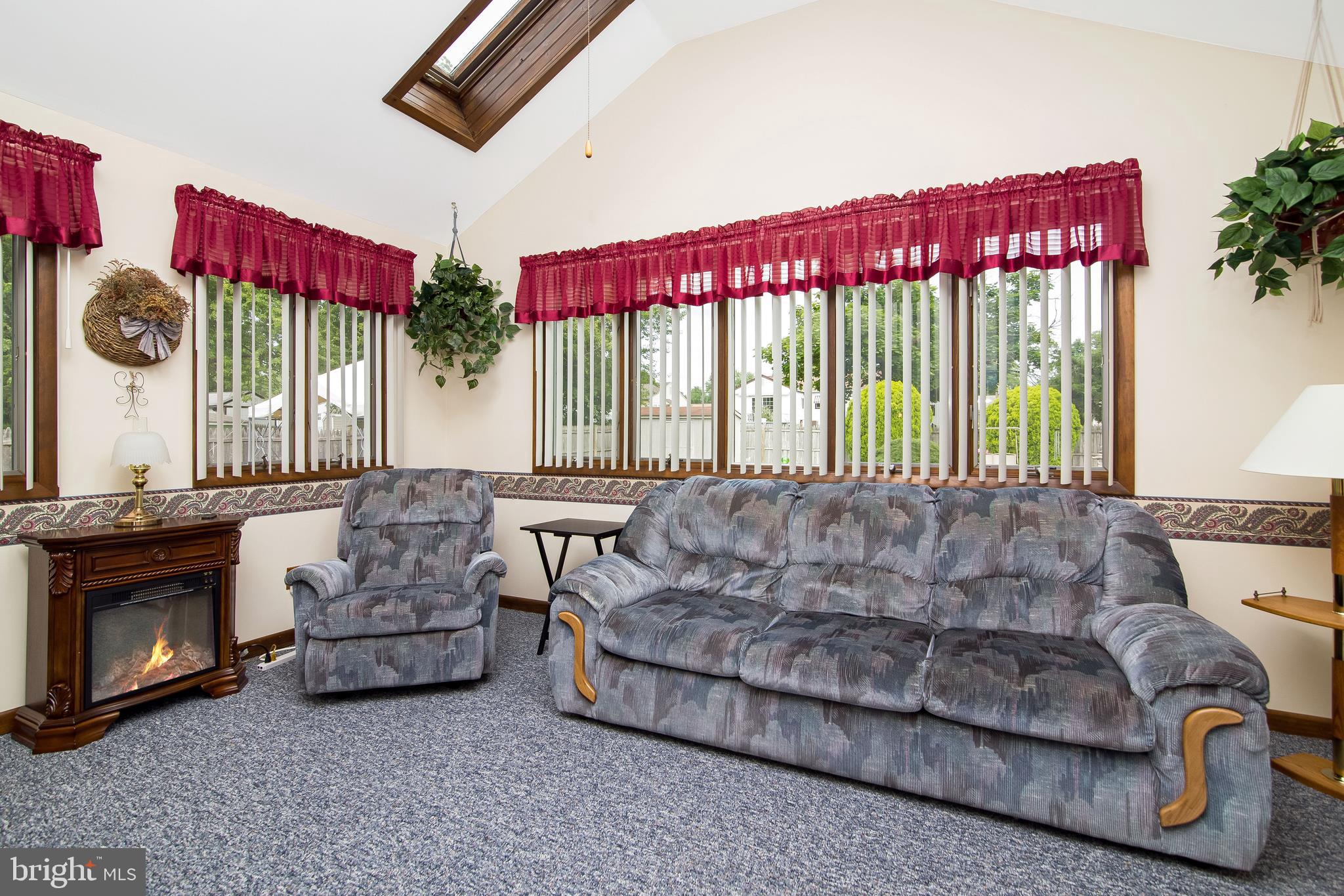 1109 Laurel Road Beverly, NJ 08010 - Photo 6 of 44 Gallery Image 6
