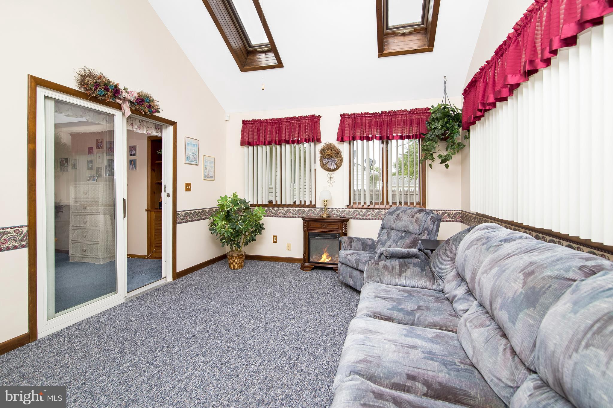 1109 Laurel Road Beverly, NJ 08010 - Photo 7 of 44 Gallery Image 7