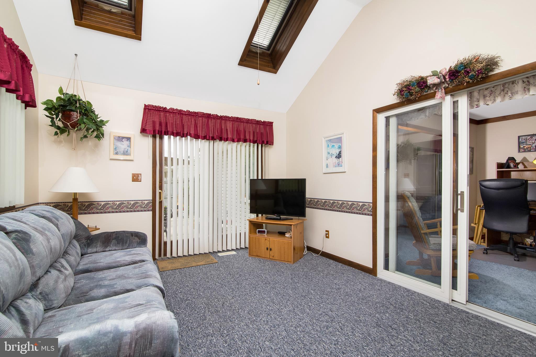 1109 Laurel Road Beverly, NJ 08010 - Photo 8 of 44 Gallery Image 8