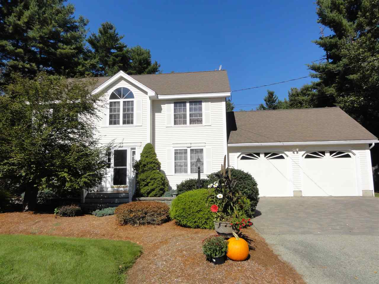 108 Talent Road Litchfield, NH 03052 - Photo 2 of 24