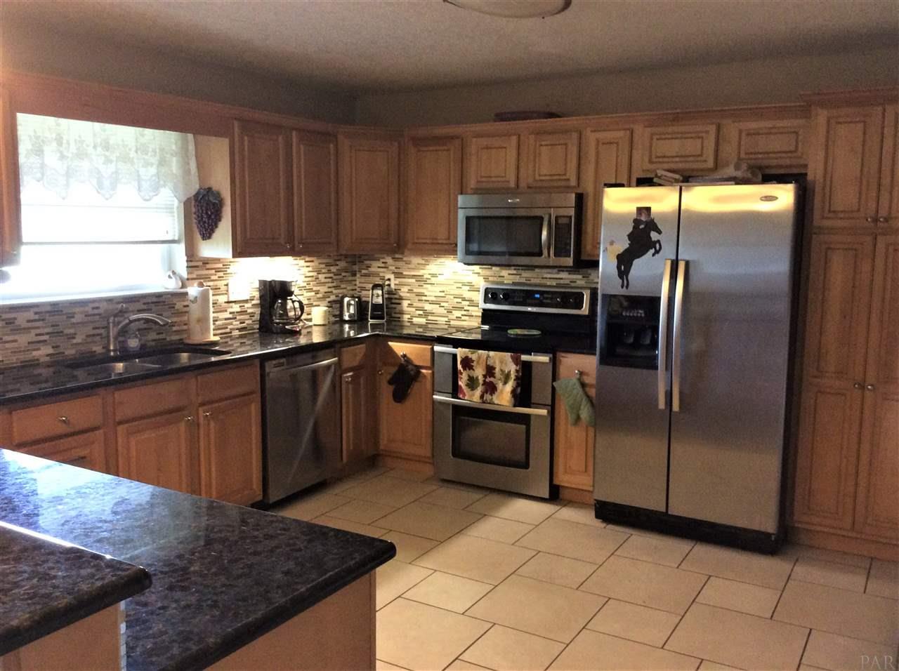 8990 Hickory Hammock Road Milton, FL 32583 - Photo 7 of 42 Gallery Image 7