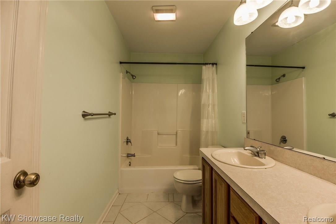 4664 Holly Lake Road Lapeer, MI 48446 - Photo 42 of 59 Interiors (34 of 40).jpg
