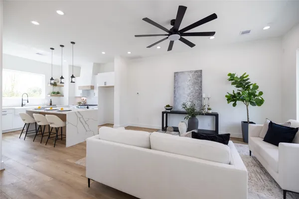 $3,000 | 4010 Yellowstone Boulevard, Houston, TX 77021