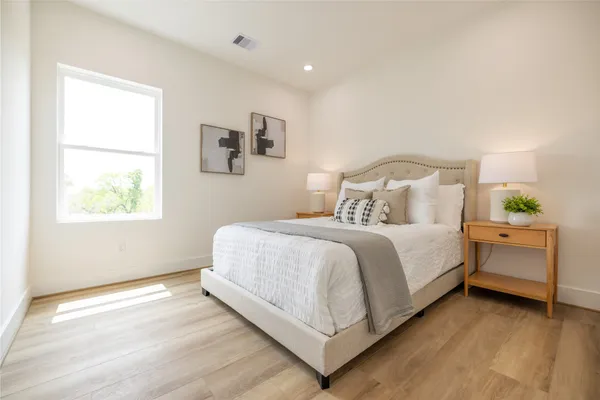 $3,000 | 4010 Yellowstone Boulevard, Houston, TX 77021