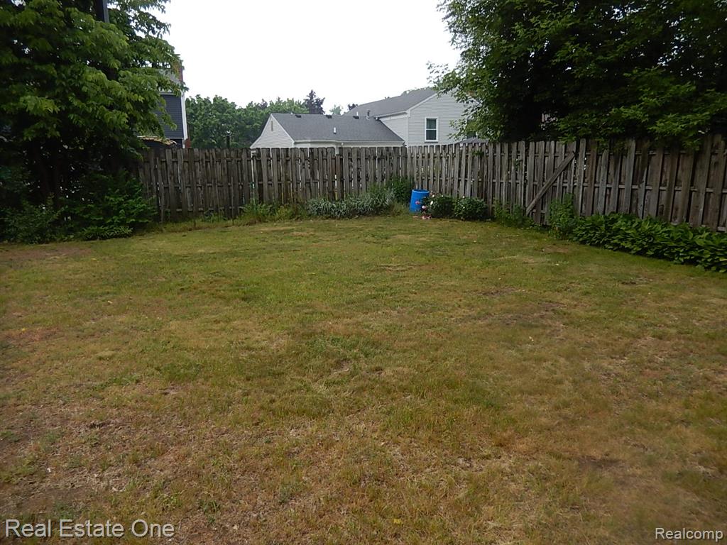 10790 Stark Road Livonia, MI 48150 - Photo 24 of 25