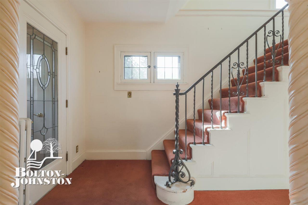 1175 Bishop Road Grosse Pointe, MI 48230 - Photo 7 of 53 31373555-6.JPG