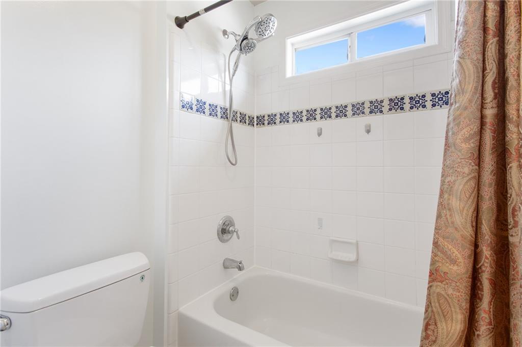 3522 Ivy Manor Road Southeast Smyrna, GA 30080 - Photo 25 of 47 a bathroom with a shower a toilet and sink